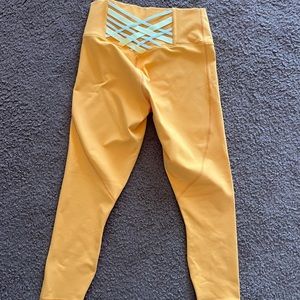 Size Small Fabletics Creamsicle Capri Leggings
